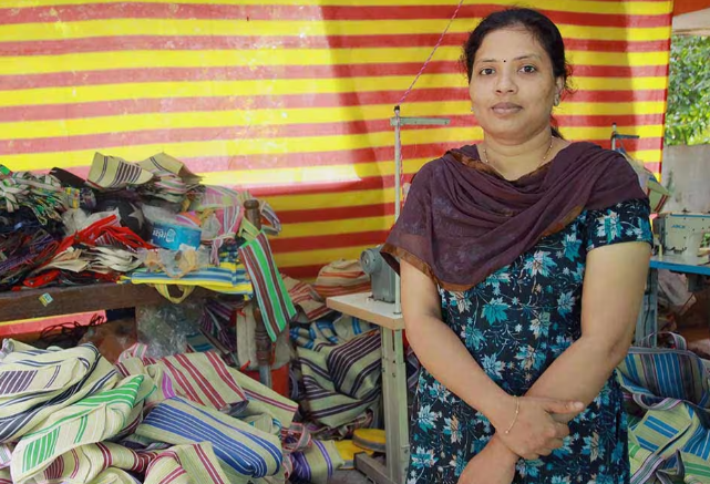 15,000 രൂപയിൽ തുടക്കം മാസം 60,000 രൂപ ലാഭം, നൈലോൺ ബാഗുകൾ നിർമിച്ച് നിസ മണികണ്ഠൻ എന്ന സംരംഭക.