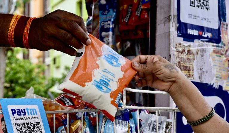 കർണാടകയിൽ പാൽ വില കൂടും; മലയാളികൾ ആശങ്കപ്പെടേണ്ടതുണ്ടോ?